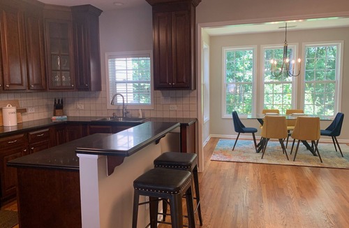 Peachtree City House | Townhouse with pool, tennis courts and gym. Easy access to highway and studios.