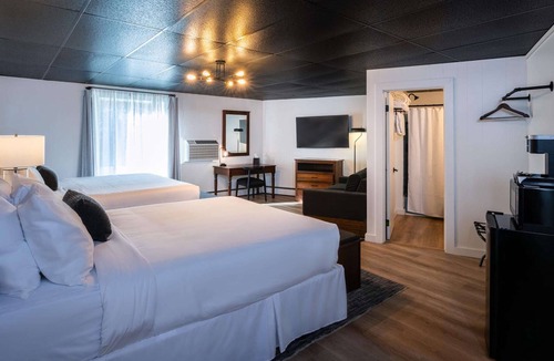 Tupper Lake Hotel | Trailhead by Weekender