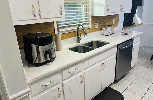 Centerville House | Tranquil 3-bedroom house with AC in charming Snellville, close to Public Library