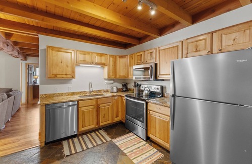 Wildernest Apartment | Treehouse #107, Building G by Summit County Mountain Retreats