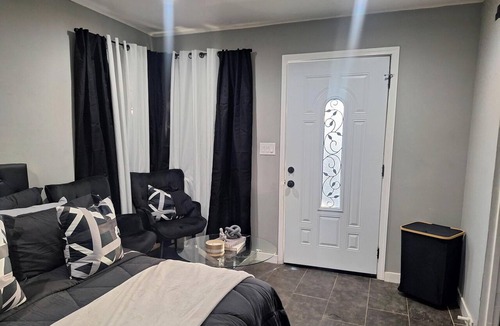 Azusa Apartment | Tremendous studio with AC in friendly Azusa neighborhood