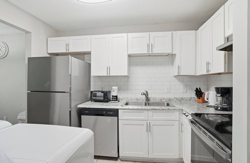 Duluth Apartment | Trendy retreat w/open living space