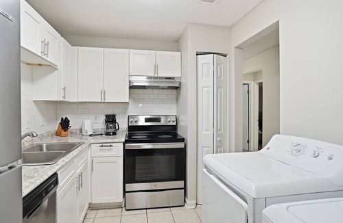 Duluth Apartment | Trendy retreat w/open living space