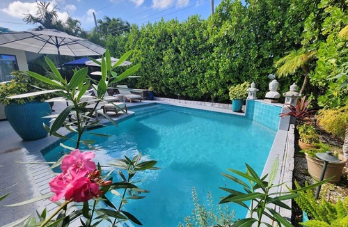 South Corals House | Tropical Garden by the Beach! BNR Vacation Rentals