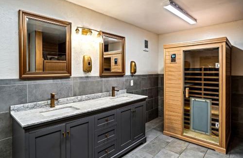 Taos House | Unique Tiny House Space Cabin with Rooftop Patio and 360° Mountain Views near Taos, New Mexico