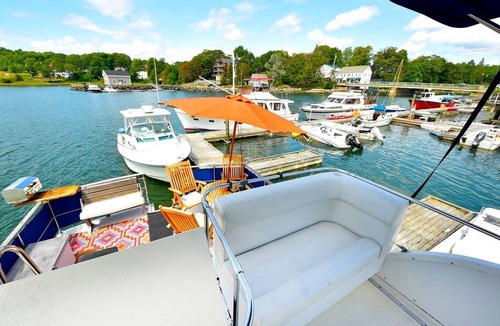 Damariscotta Boat Rental | Unique Yacht Rental in a Peaceful Setting on Damariscotta River, Maine