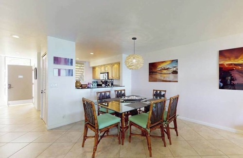 Kahaluu Bay Condo | Updated Kona Home with Pool, Deck, WiFi, Washer/Dryer & Grill