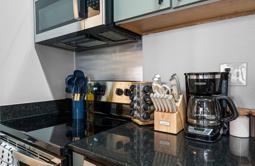 Downtown St. Louis Apartment | Urban Retreat Near Downtown + Private Balcony