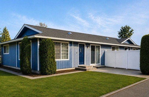 Sumas House | Value, Function & Free Breakfast