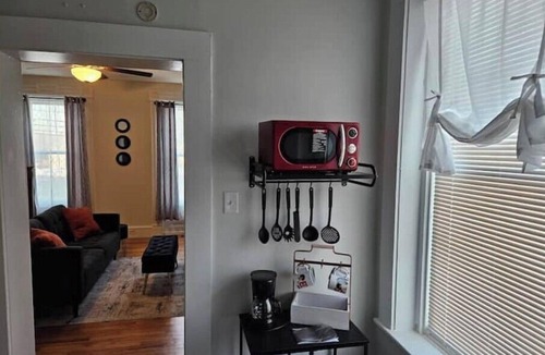 Utica House | Vintage Vibes 1BR, 1St Floor UNIT 1 @ The Weaver House Guest Suites.