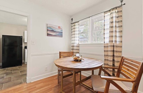 Brunswick House | Vitamin Sea - In Hippest Area of Town!