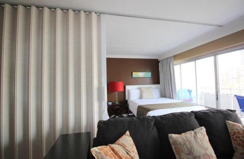 Waikiki Apartment | Waikiki - Resort amenities, walk to the beach!