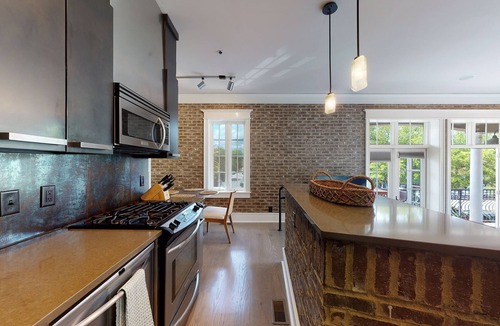 King City Condo | Walk to the beach and Pier Wrap around porch