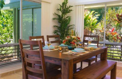 Princeville House | Walk to the Beach and Westin Sleeps 6