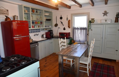 Chestertown Other | Waterfront 1860s Farmhouse, Private Hot Tub, Fire Pit, Pond, Canoe, Walk to Town