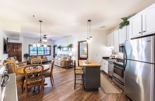 Eatonton Villa | Waterfront Cuscowilla Villa 2 Bedroom Suite on Lake Oconee with assigned Boat Slip