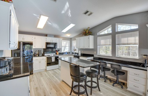 Reed Creek House | Waterfront Lake Hartwell Home w/Dock & Fire Pit