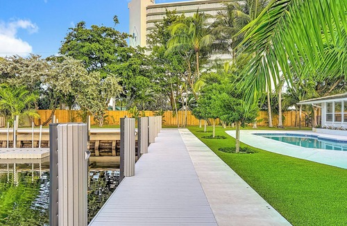 Barrier Island House | Waterfront, Pool, Walk to Beach: Prime Location