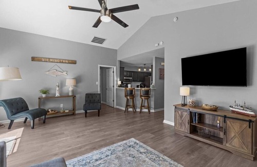 Kings Grant House | We Love Dogs - No Pet Fees - Near Wrightsville Bc