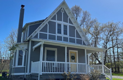 Town of Jerusalem House | Wine, Dine & Unwind: Your Keuka Lake Getaway!