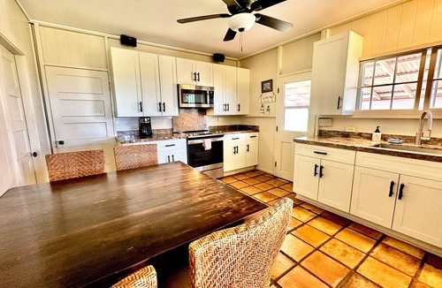Kekaha House | Wonderful 3 bedroom for 6 ocean view Kekaha home!