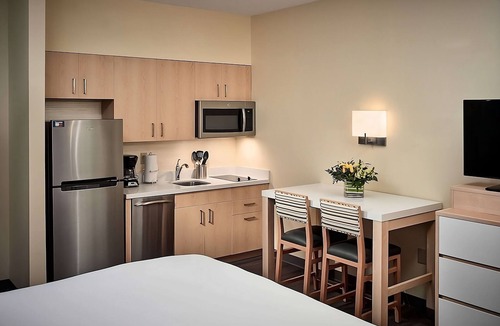 Gwinnett Place Hotel | Wonderful Place To Stay! 3 Modern Units Close to Pirates Cove Adventure Golf