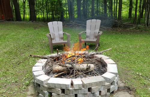 Naples House | Woodland Hideaway a Peaceful Finger Lakes 2 bedroom 1.5 bath home in Naples NY