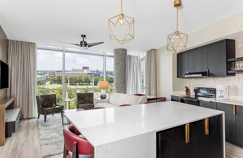 Downtown Atlanta Condo | Wyndham Atlanta Resort | Six 2BR/2BA Suites