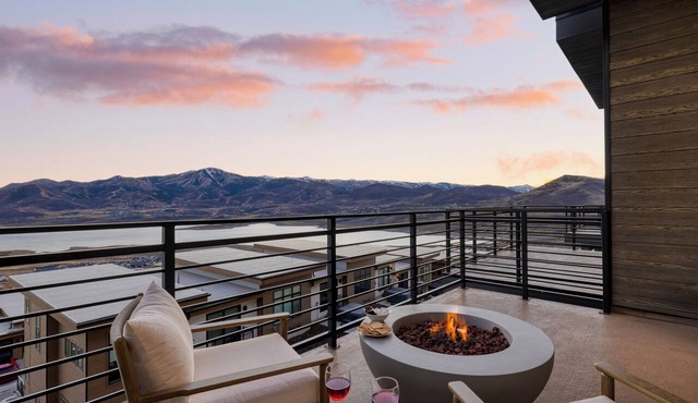 10 BR + 2 Hot Tubs + Game Room | Reservoir Views | Serenity Now + Pretty Good