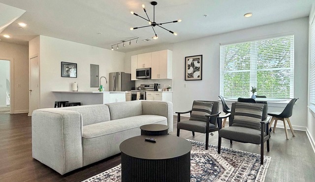 10 Guest Penthouse Multi-Level Condo in ATL!