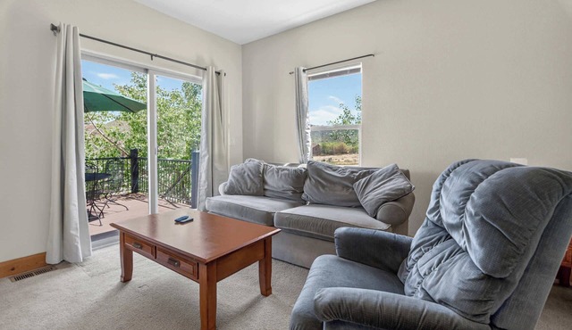 1BR Mountain View Studio Retreat Near Fort Collins