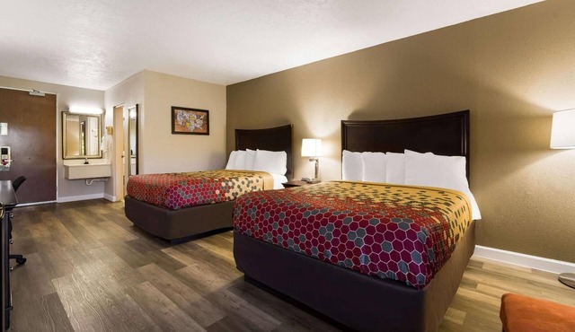 2 Accommodations near Georgia Artisan Center | Free Parking | Pet Friendly