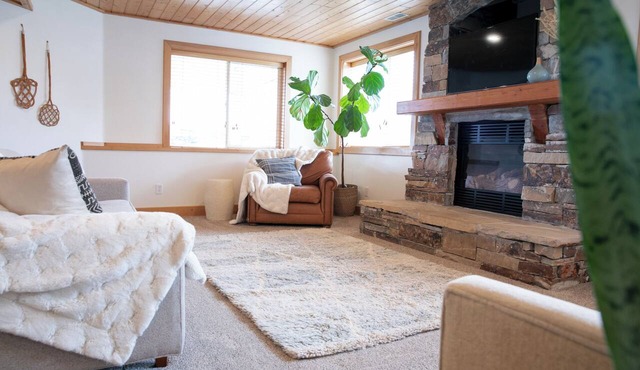 2BR Heber basement apartment w/access to everything outdoors