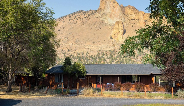 2BR Near Smith Rock Panoramic Views Sleeps 6