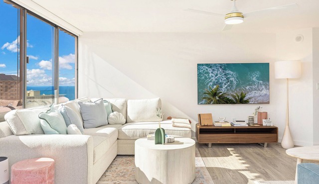 2BR Ocean View Condo at The Windsor Waikiki Near the Beach