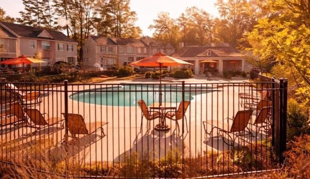 3BR Home 15 Min from airport Perfect for Couples