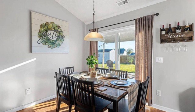 4 Bed Beach Getaway! Fenced Yard + Garage Parking