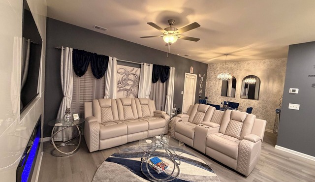 4-BR townhome Luxury Retreat with Backyard Oasis Stockbridge/CommunityPool