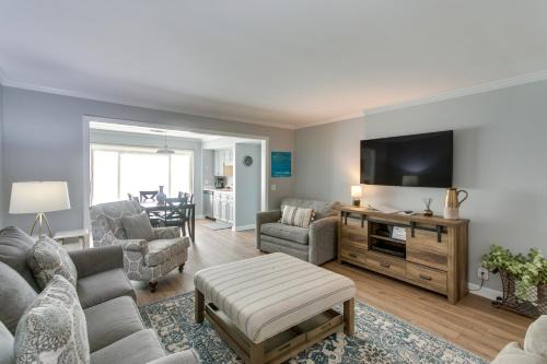 4 Mi to Beach: St Simons Island Golf Course Condo