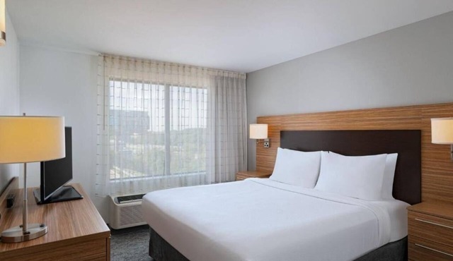 4 Modern Pet-Friendly Macon Units w/ Kitchen, Free Parking & Breakfast
