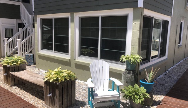 4 Nights Left -Perfect Family-Friendly Condo 5 Houses from the Ocean-Beach Block