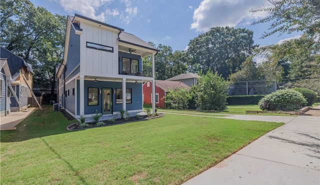 A welcoming space for nurses, business travelers, and families between homes.