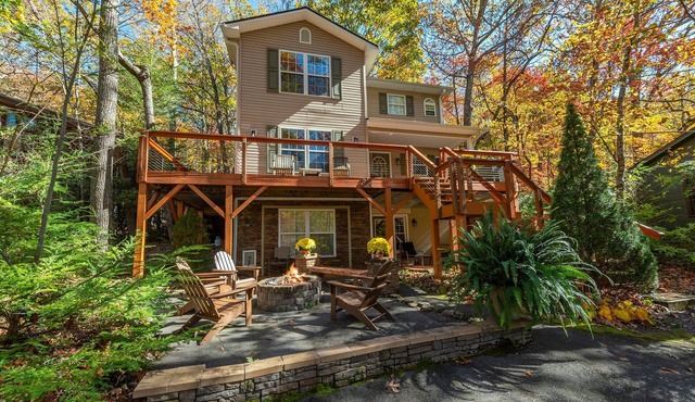Abundant Peace | Montreat Home with Fire Pit, Gas Grill & Mountain Views!