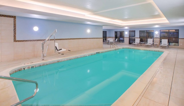 Accessible 1BR Suite w/Roll-In Shower & Breakfast