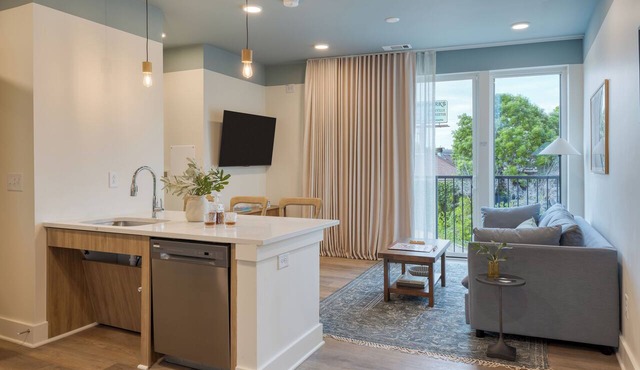 Accessible 1BR Suite + Full Kitchen | Rooftop + 12 South | The Gilmore
