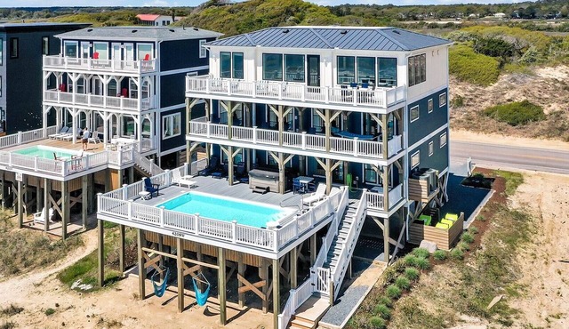 Admirals Lodge | Pool & Hot tub | Games | Oceanfront