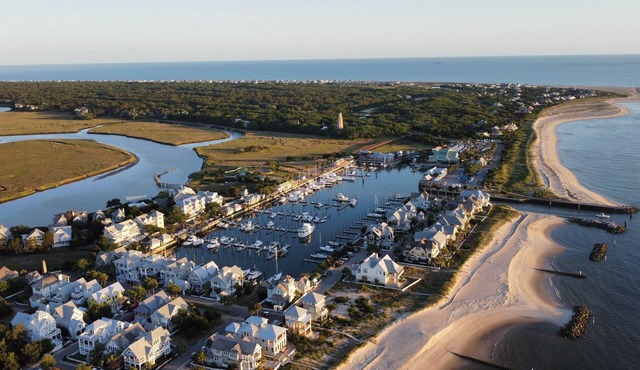 "Air" Cottage @ Bald Head Island - walking distance to ferry & restaurants
