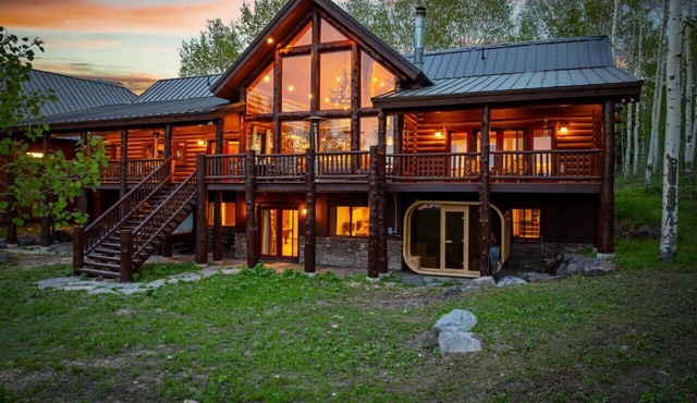 Aspen Bliss | Luxury Mountain Estate | Hot Tub, Sauna & Sleeps 20