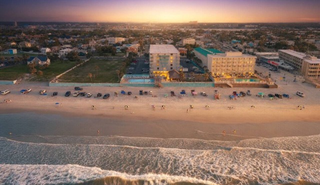 Atlantic Breeze Ocean View Condo Pool Sleeps 6