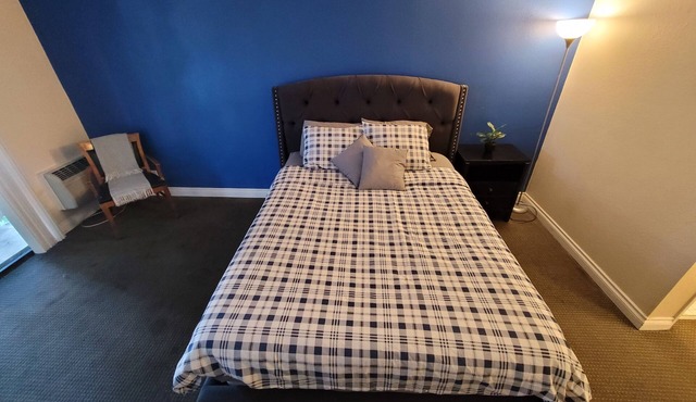 (B08) Deluxe Hotel Style Unit